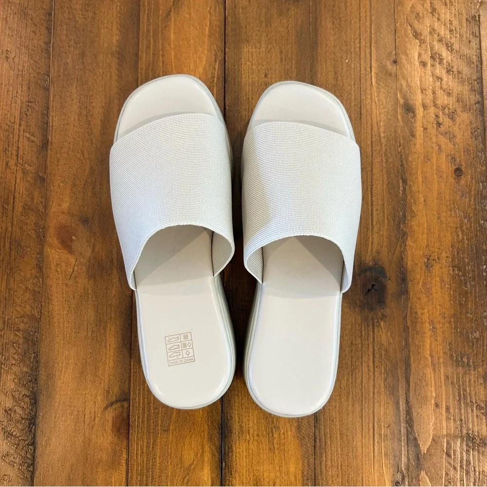 N/A cream platform